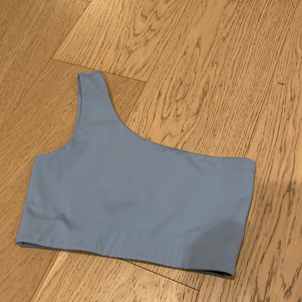 One shoulder sports bra size S girlfriend collective